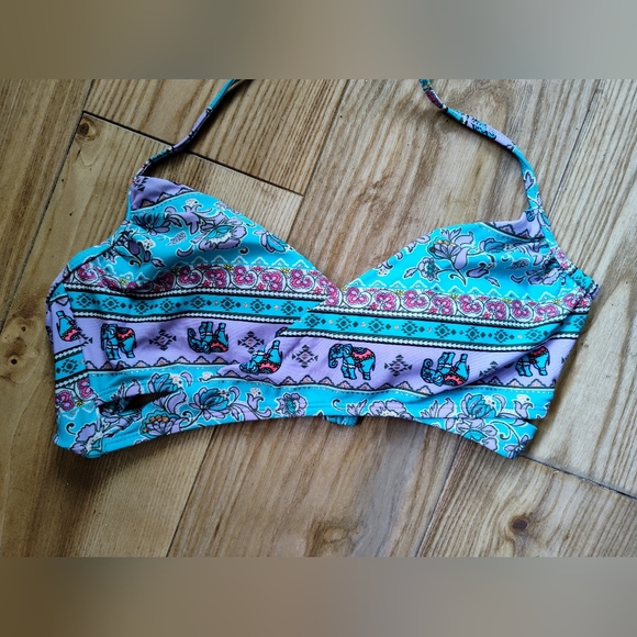 Swim top Summer Sale 🌼 - Picture 3 of 5